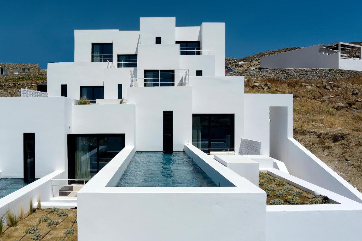 CUBIC Mykonos Seafront Design Suites