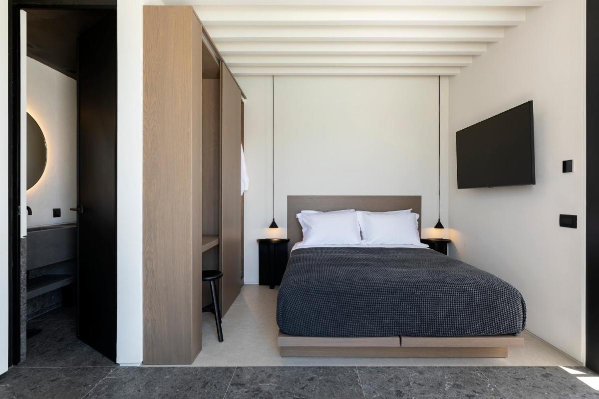 CUBIC Mykonos Seafront Design Suites