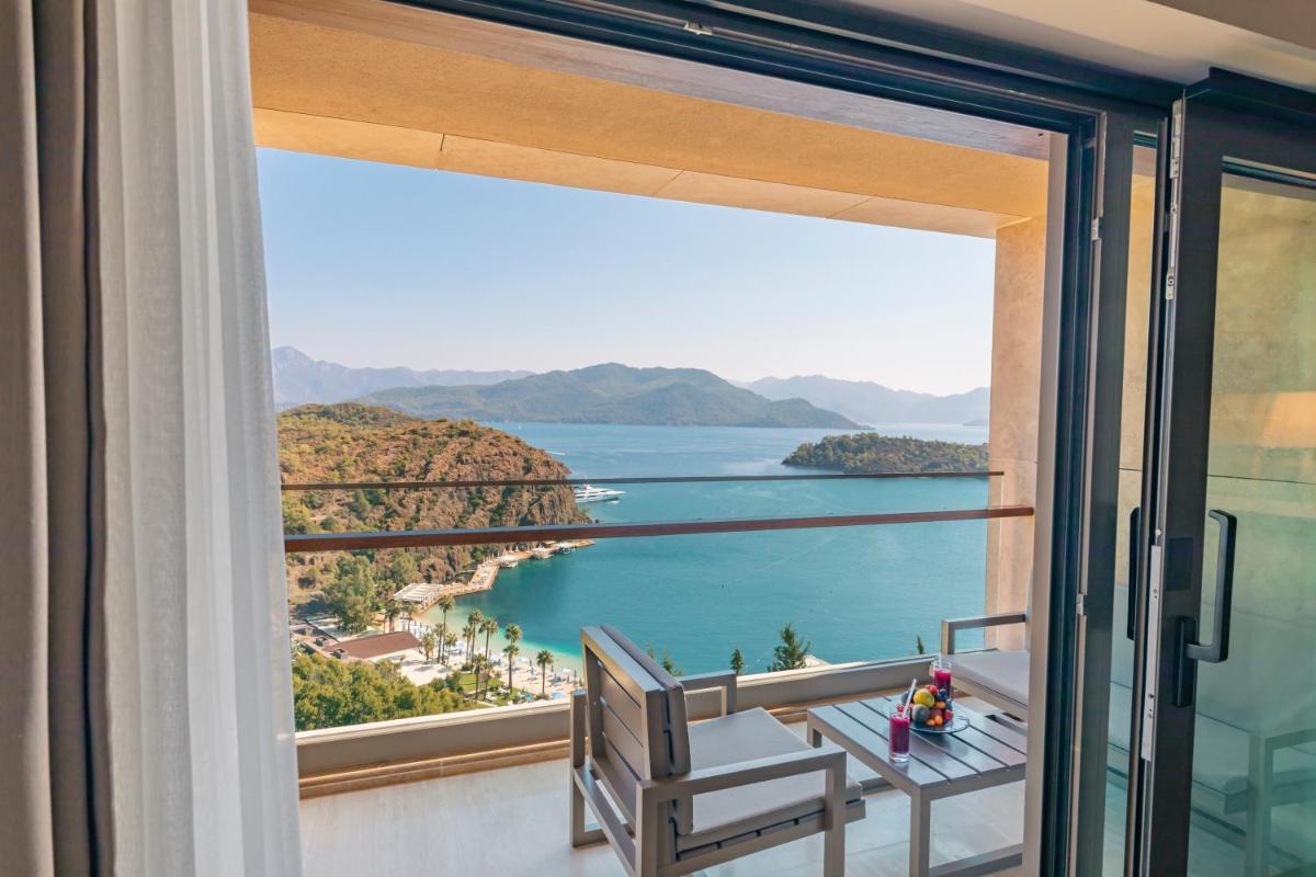 D Maris Bay