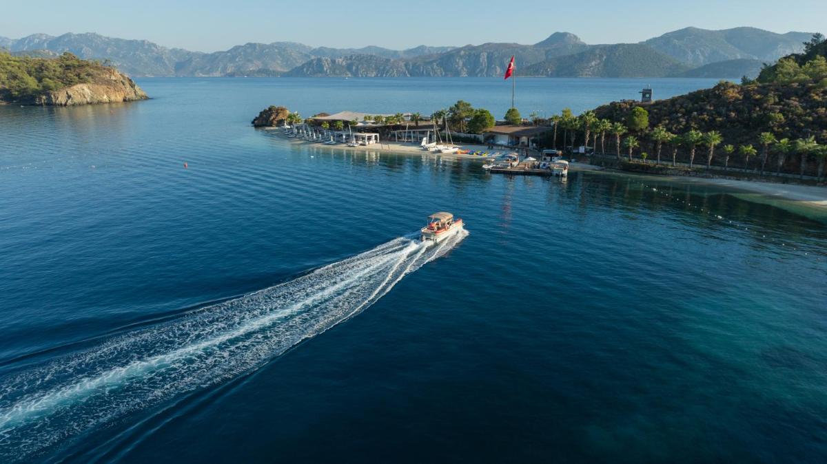 D Maris Bay