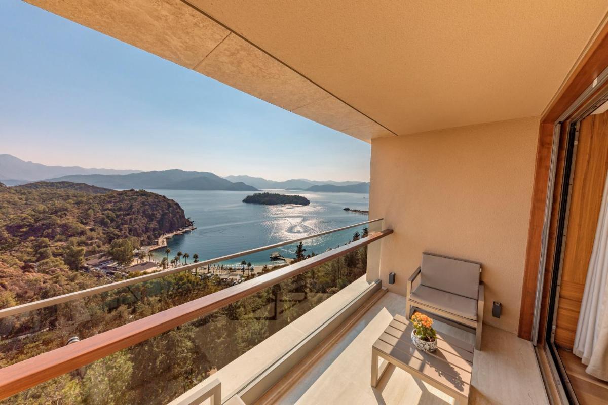 D Maris Bay