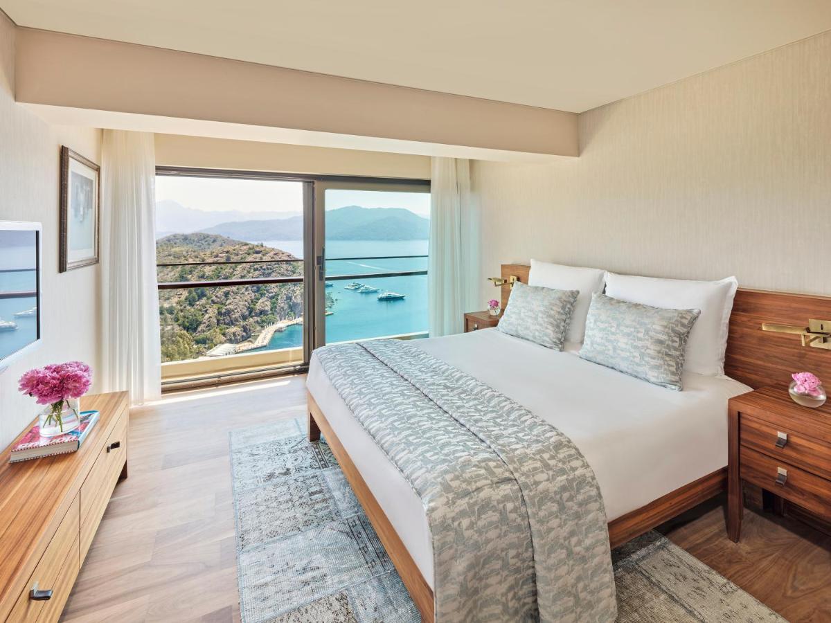 D Maris Bay