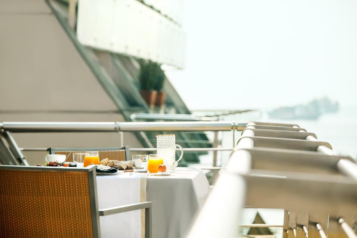 Daios Luxury Living