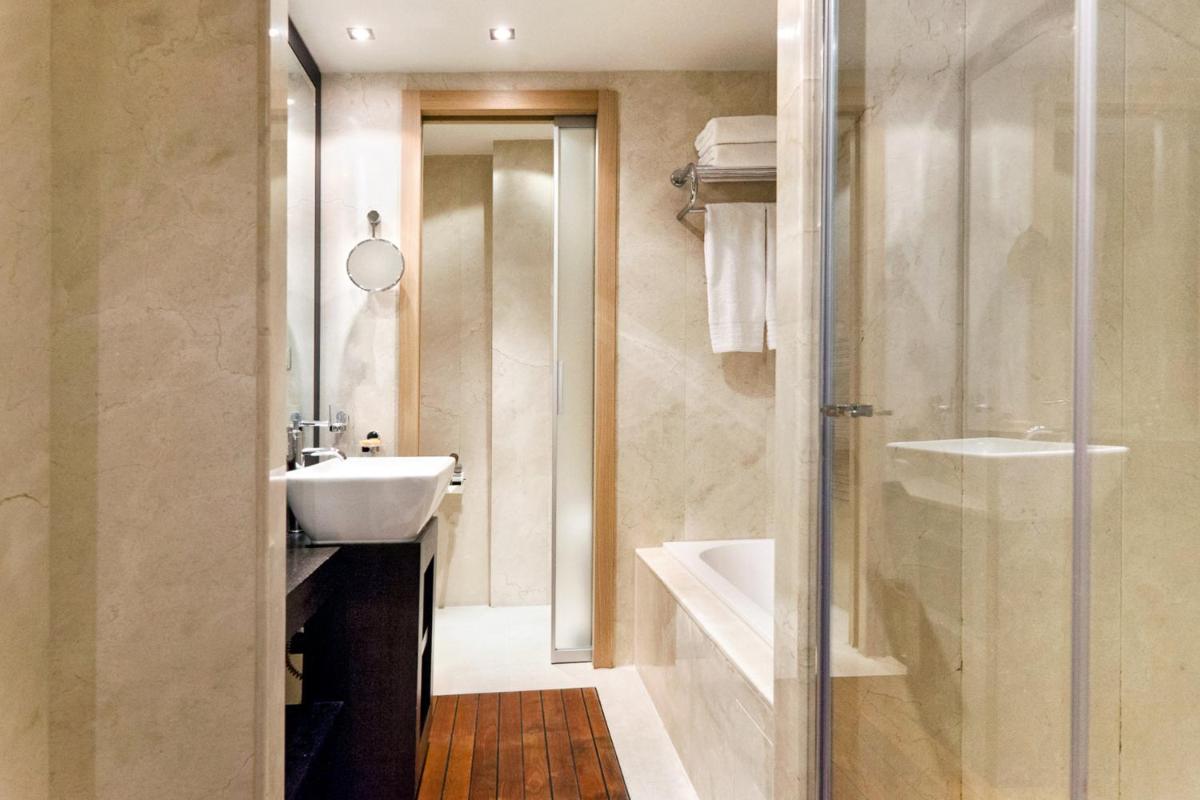 Daios Luxury Living