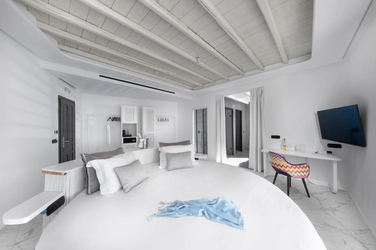 Deliades Hotel