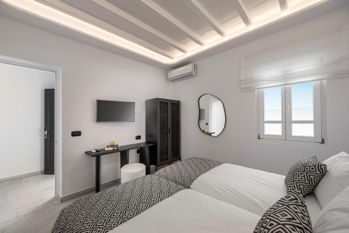 Deliades Hotel