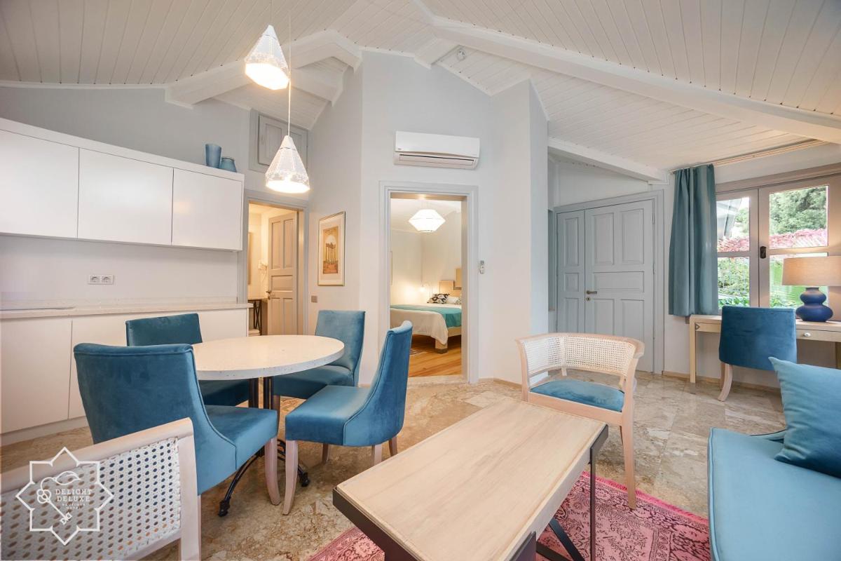 Delight Deluxe Hotel