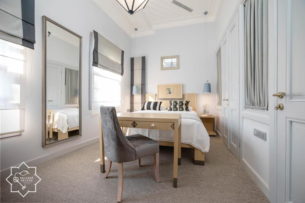 Delight Deluxe Hotel