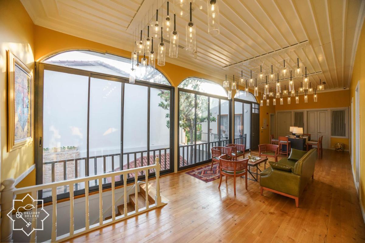 Delight Deluxe Hotel