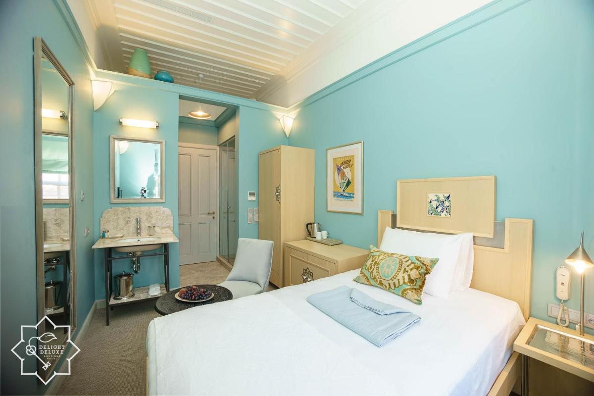 Delight Deluxe Hotel