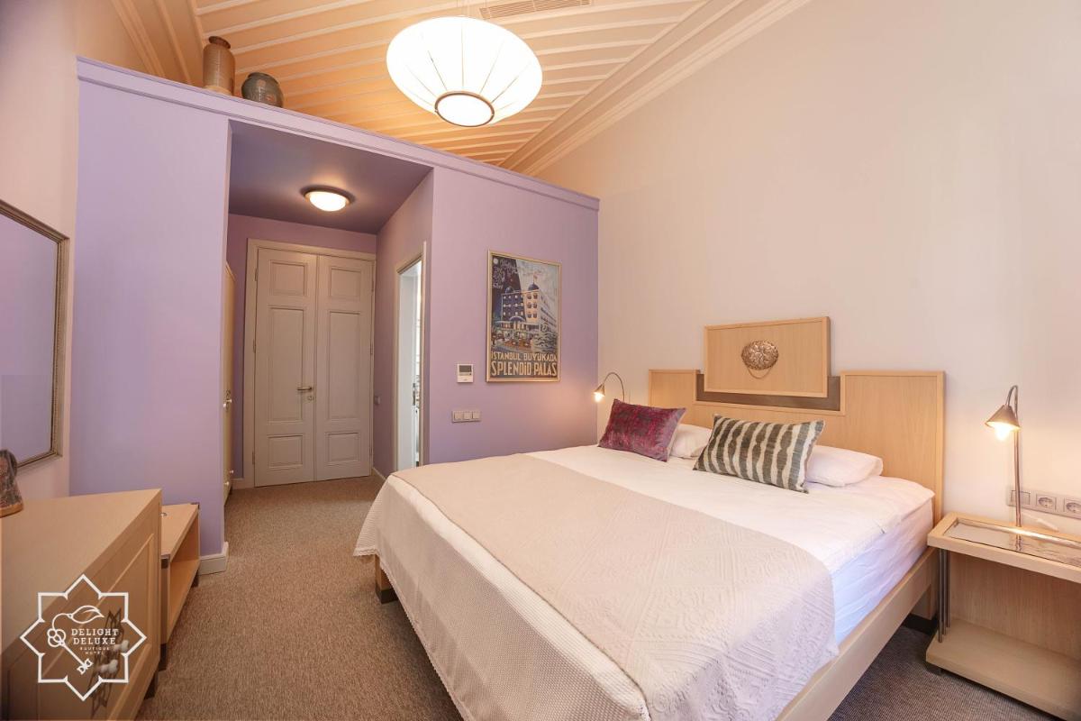 Delight Deluxe Hotel