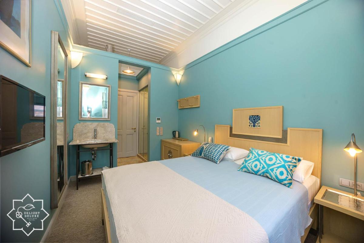 Delight Deluxe Hotel