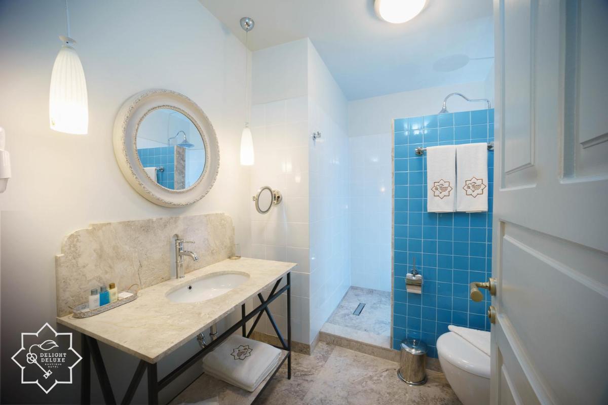 Delight Deluxe Hotel