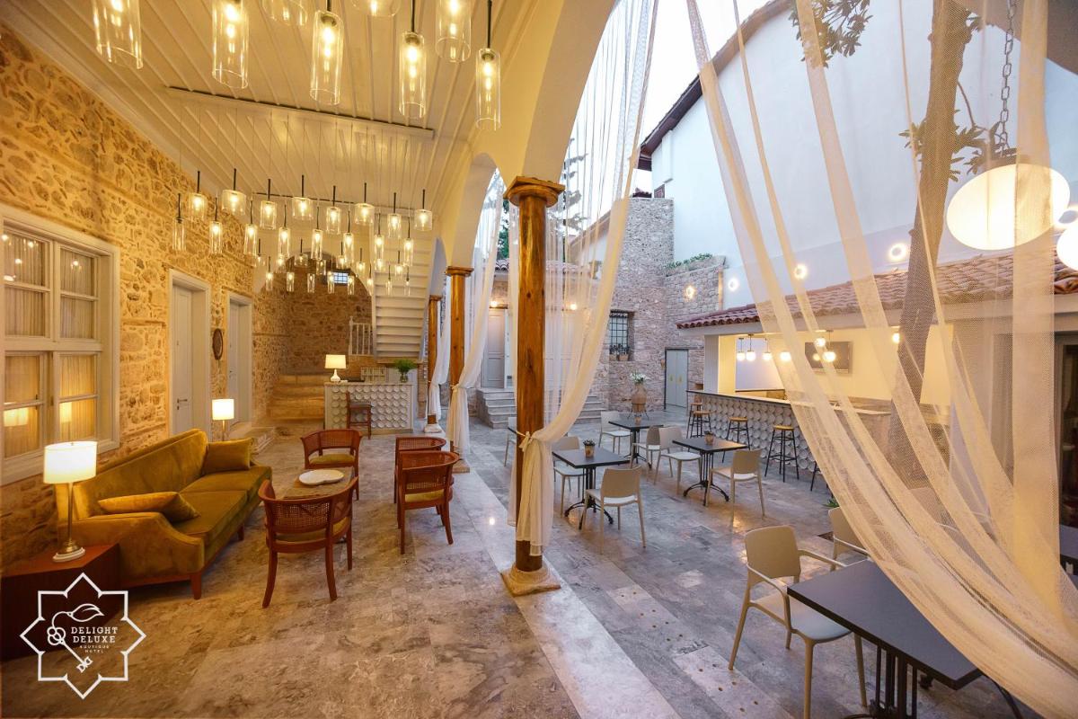 Delight Deluxe Hotel