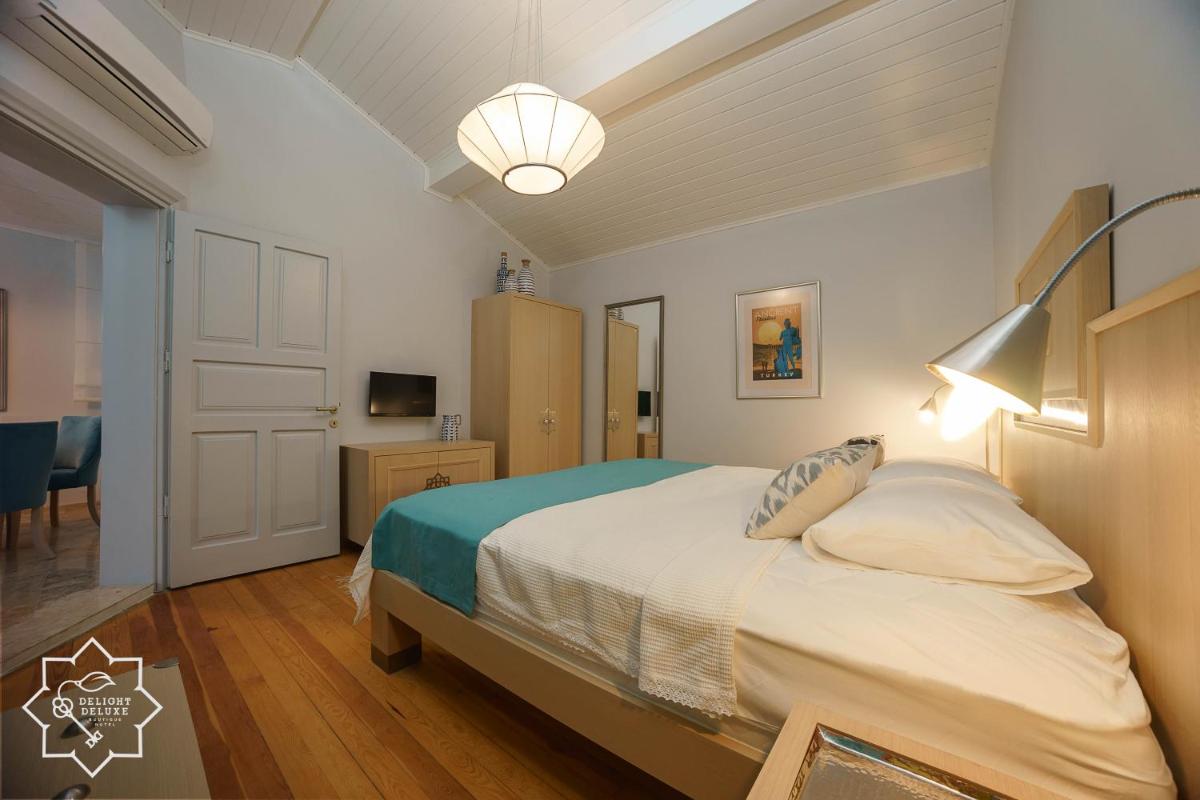 Delight Deluxe Hotel