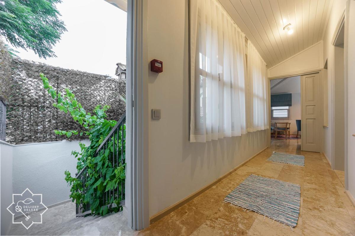 Delight Deluxe Hotel