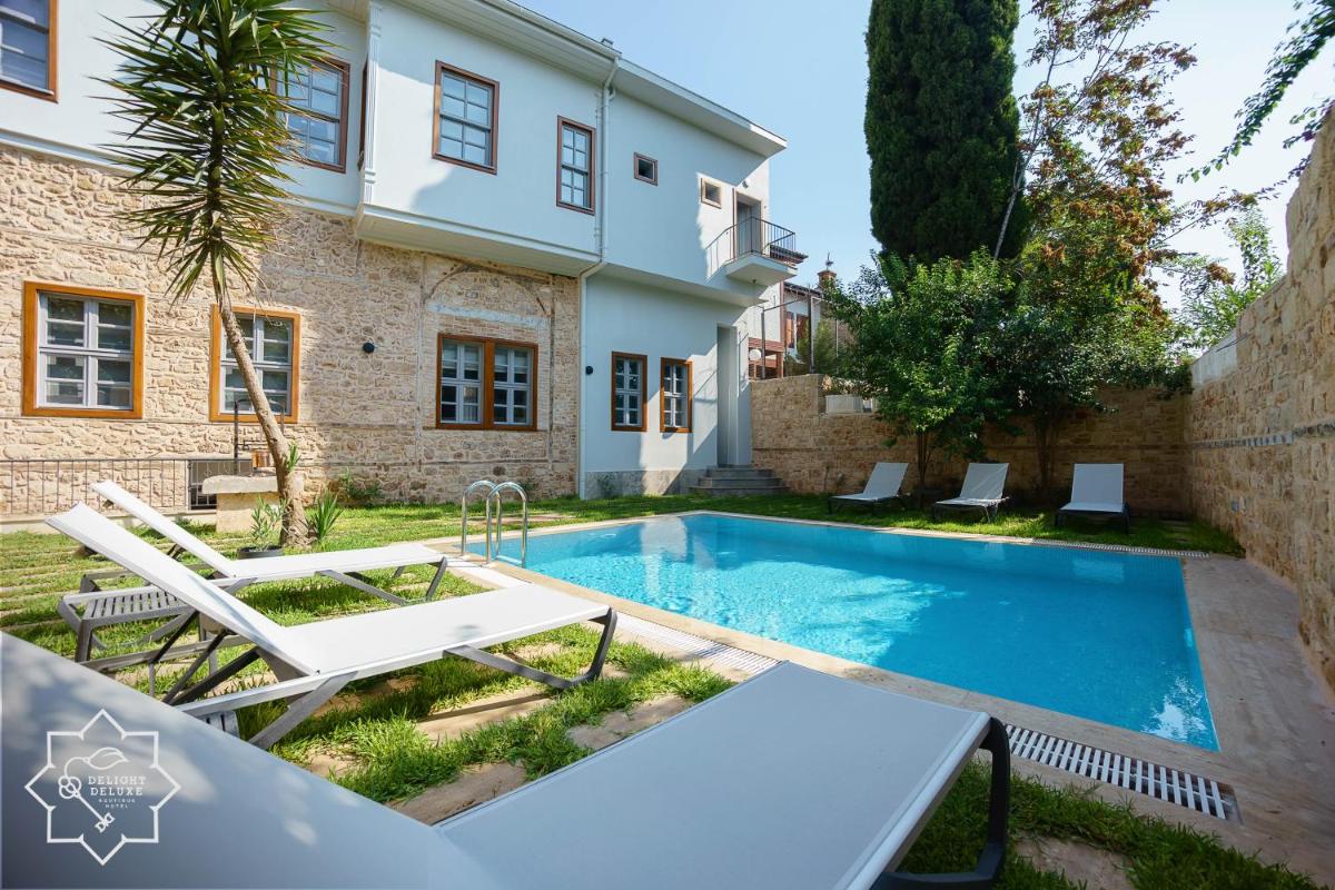 Delight Deluxe Hotel