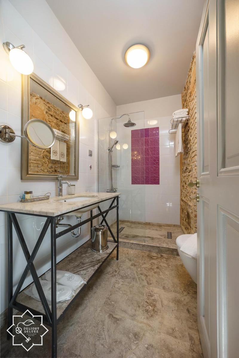 Delight Deluxe Hotel