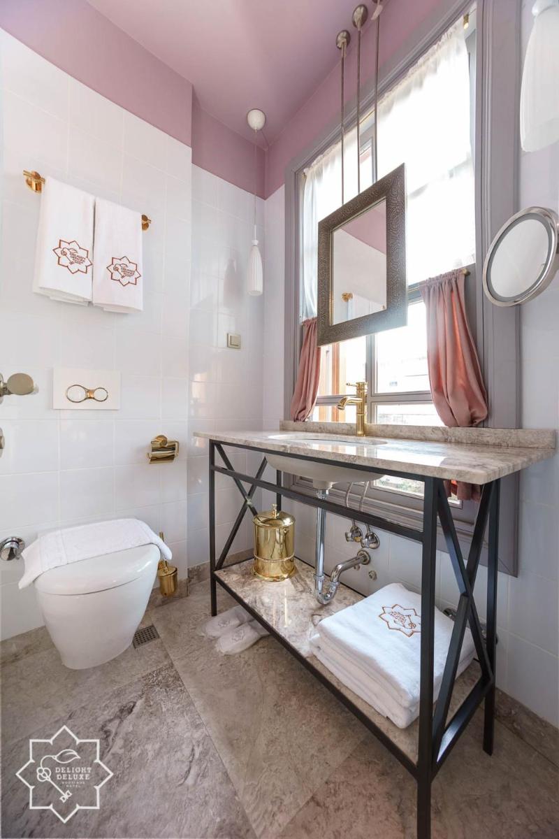 Delight Deluxe Hotel