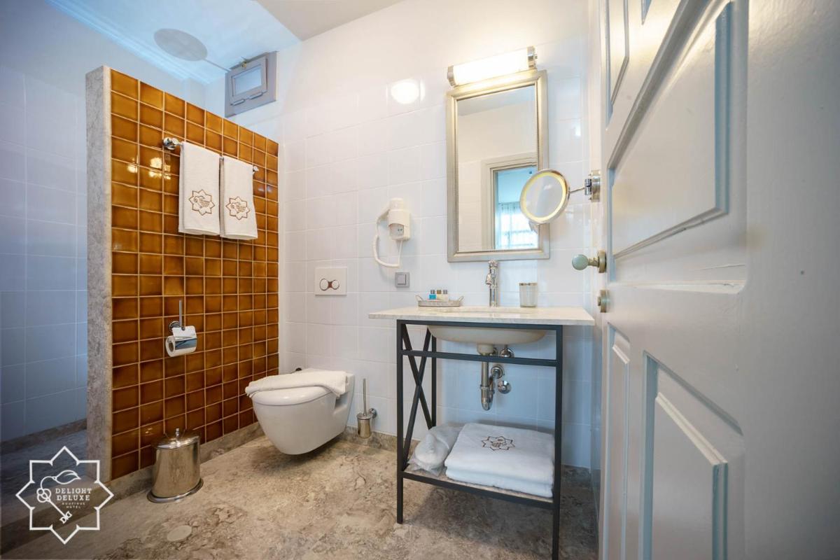 Delight Deluxe Hotel