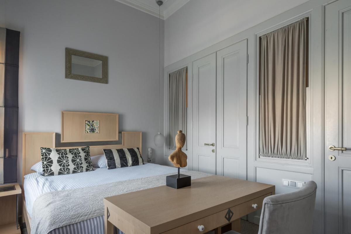 Delight Deluxe Hotel