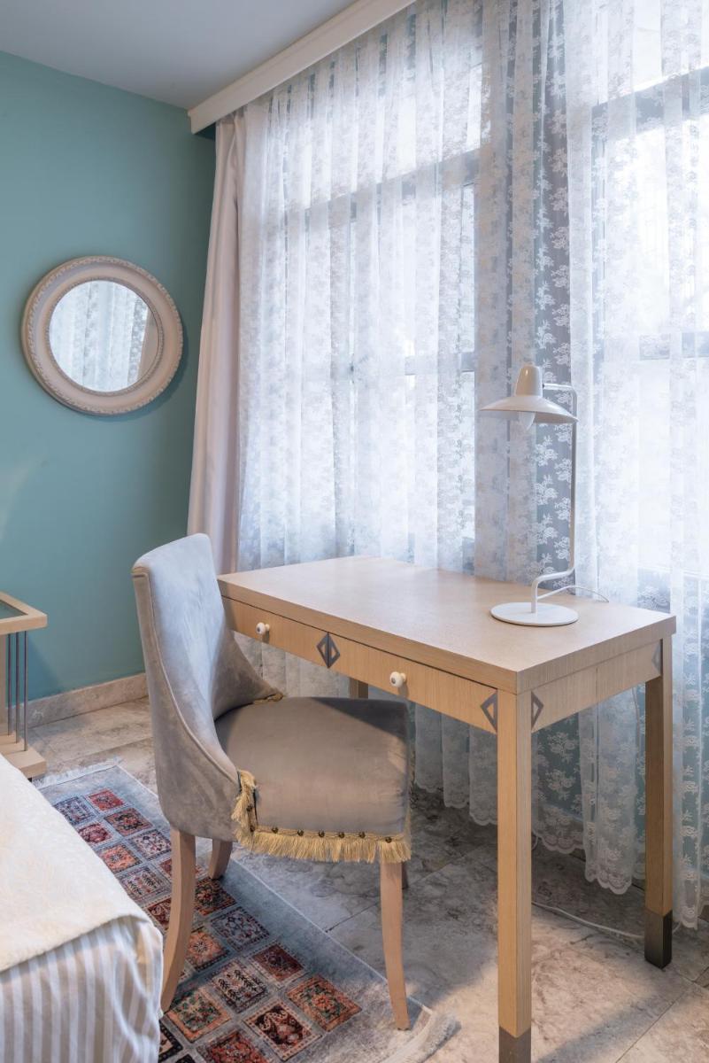 Delight Deluxe Hotel