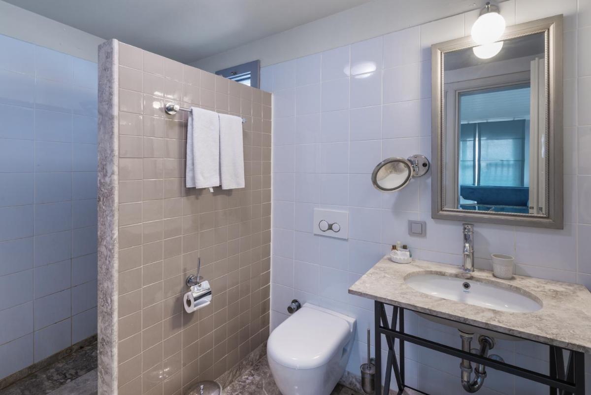 Delight Deluxe Hotel