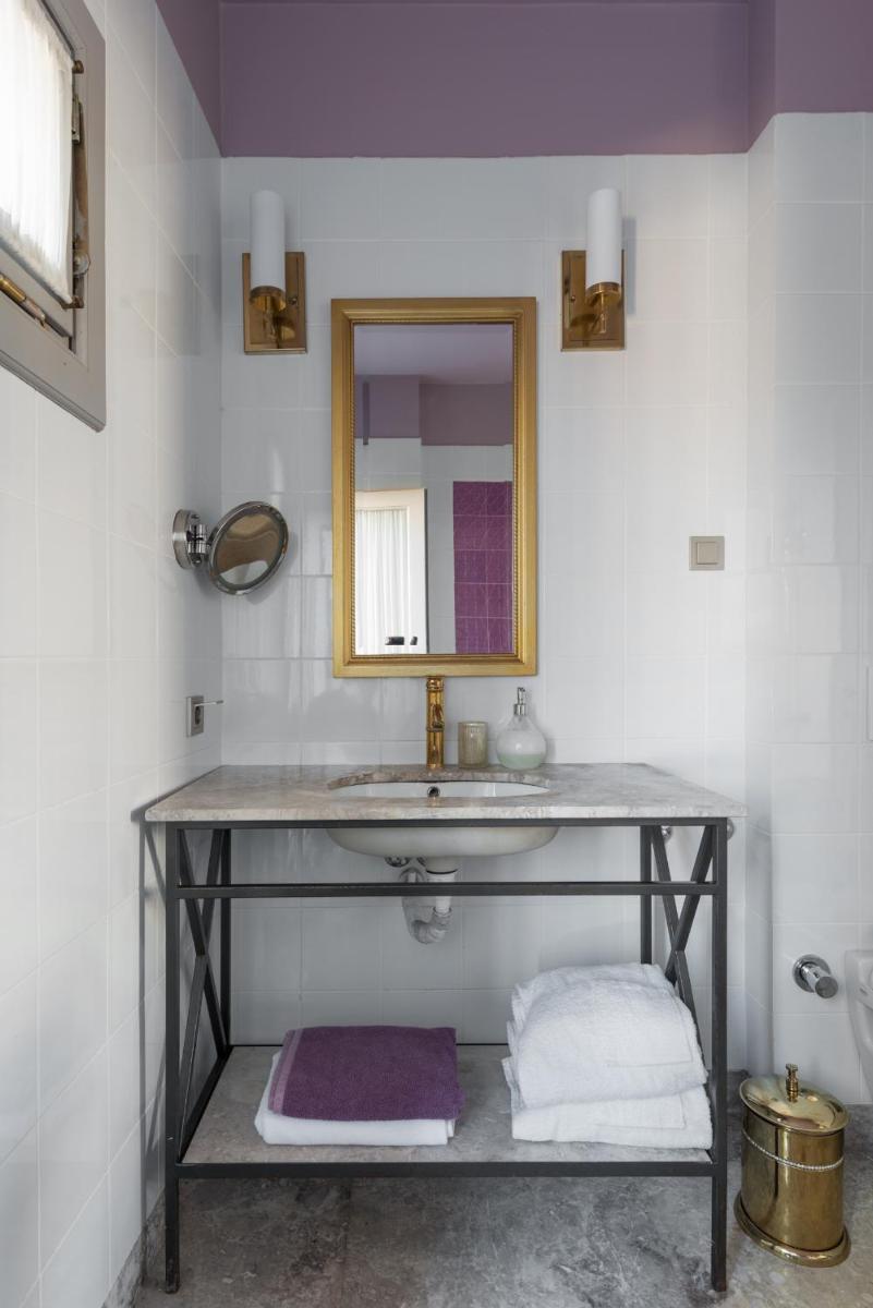 Delight Deluxe Hotel