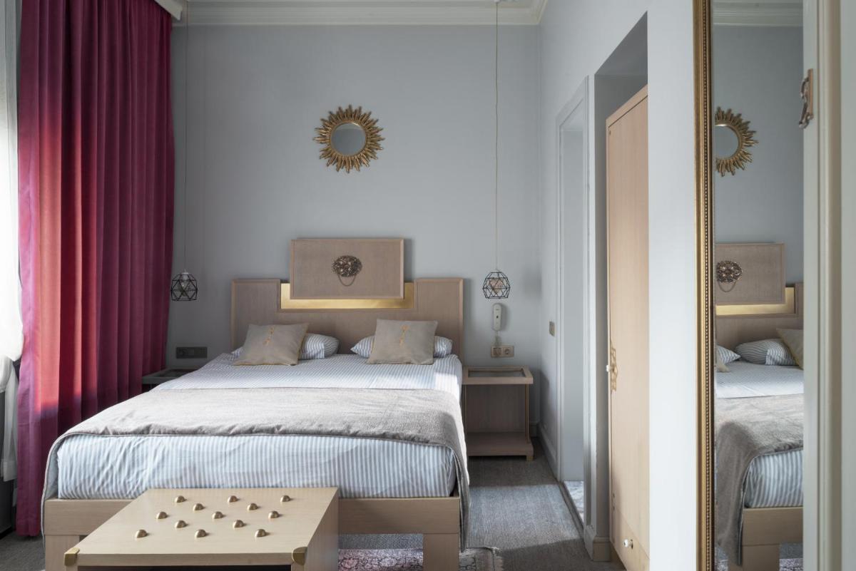 Delight Deluxe Hotel