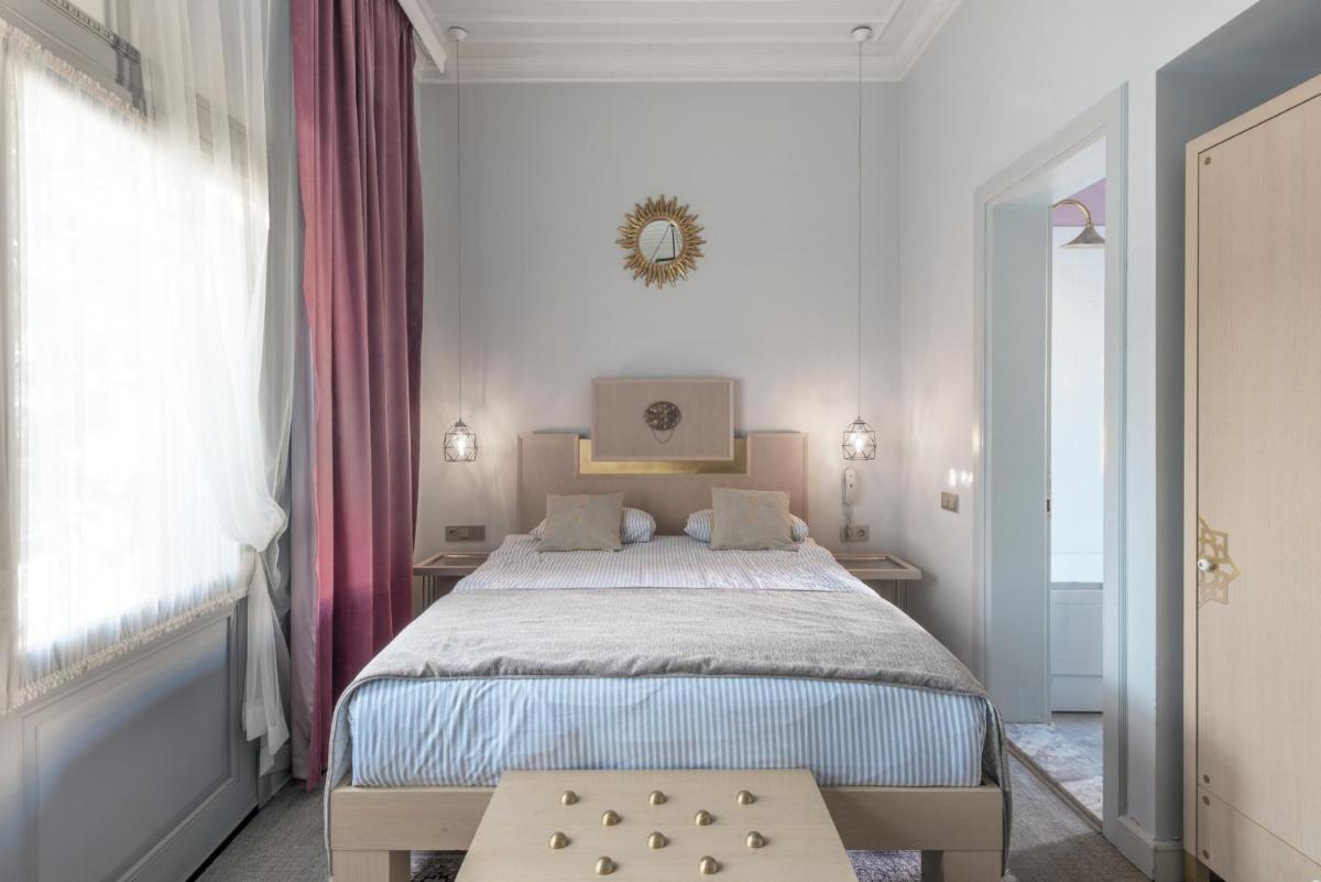 Delight Deluxe Hotel