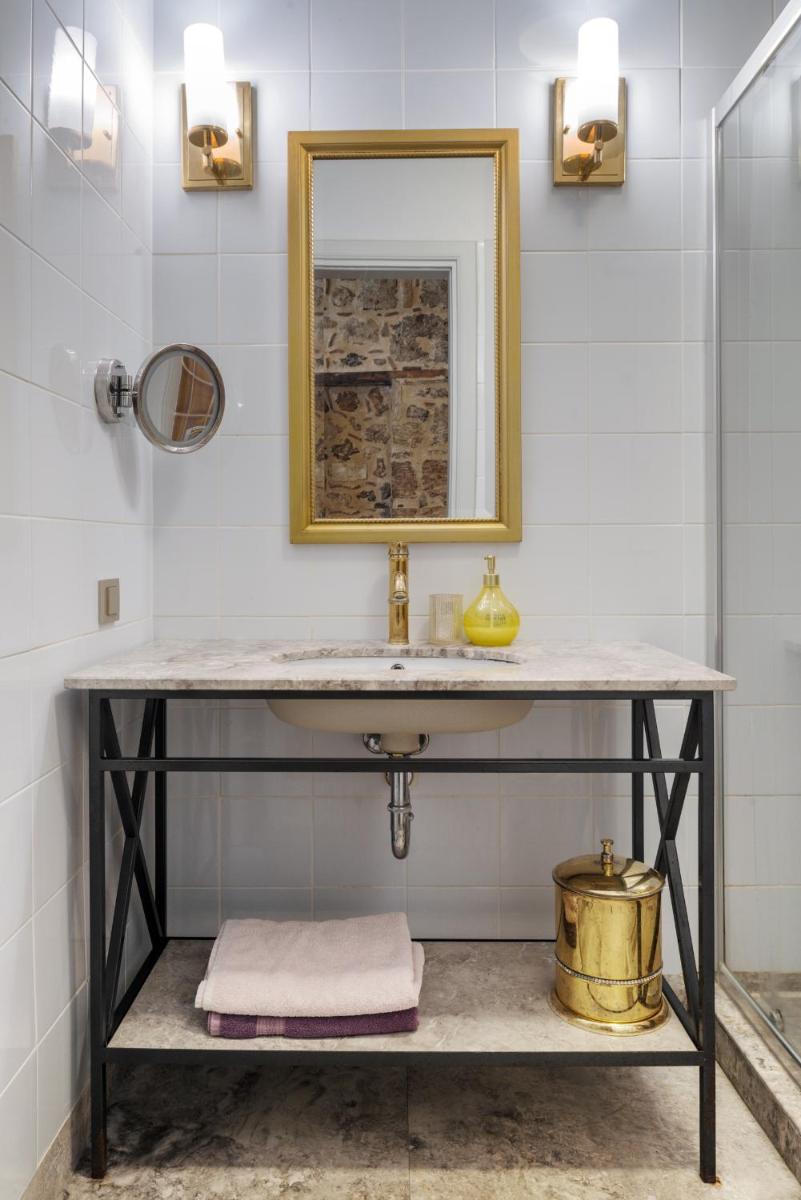 Delight Deluxe Hotel