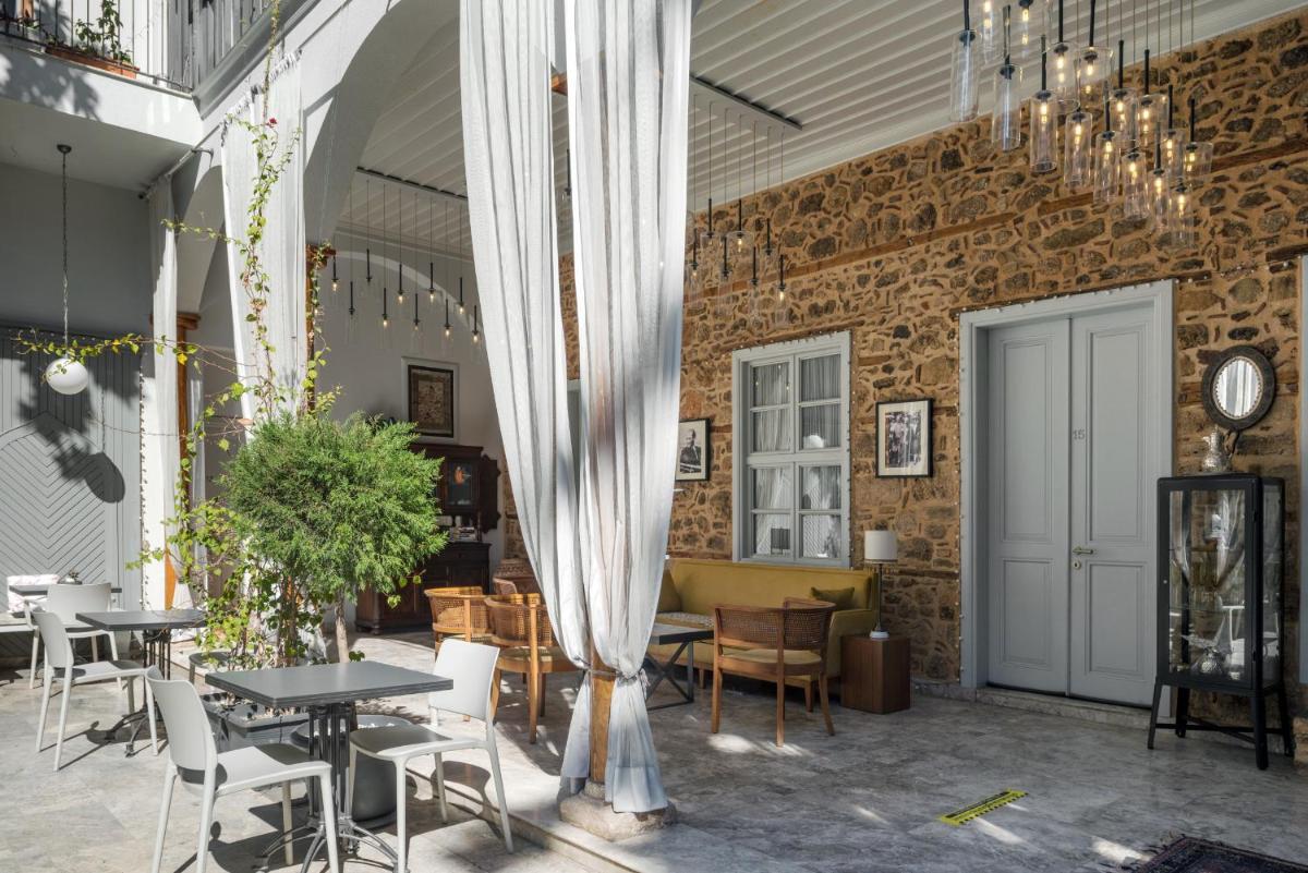 Delight Deluxe Hotel