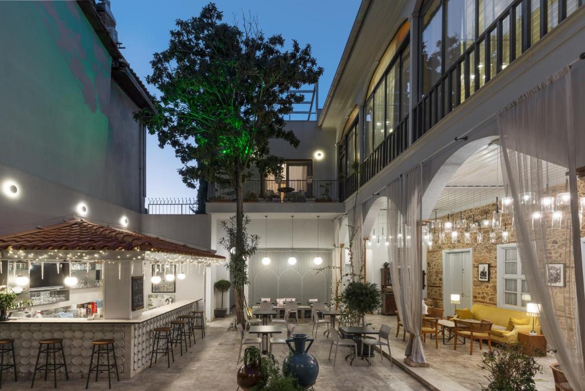 Delight Deluxe Hotel