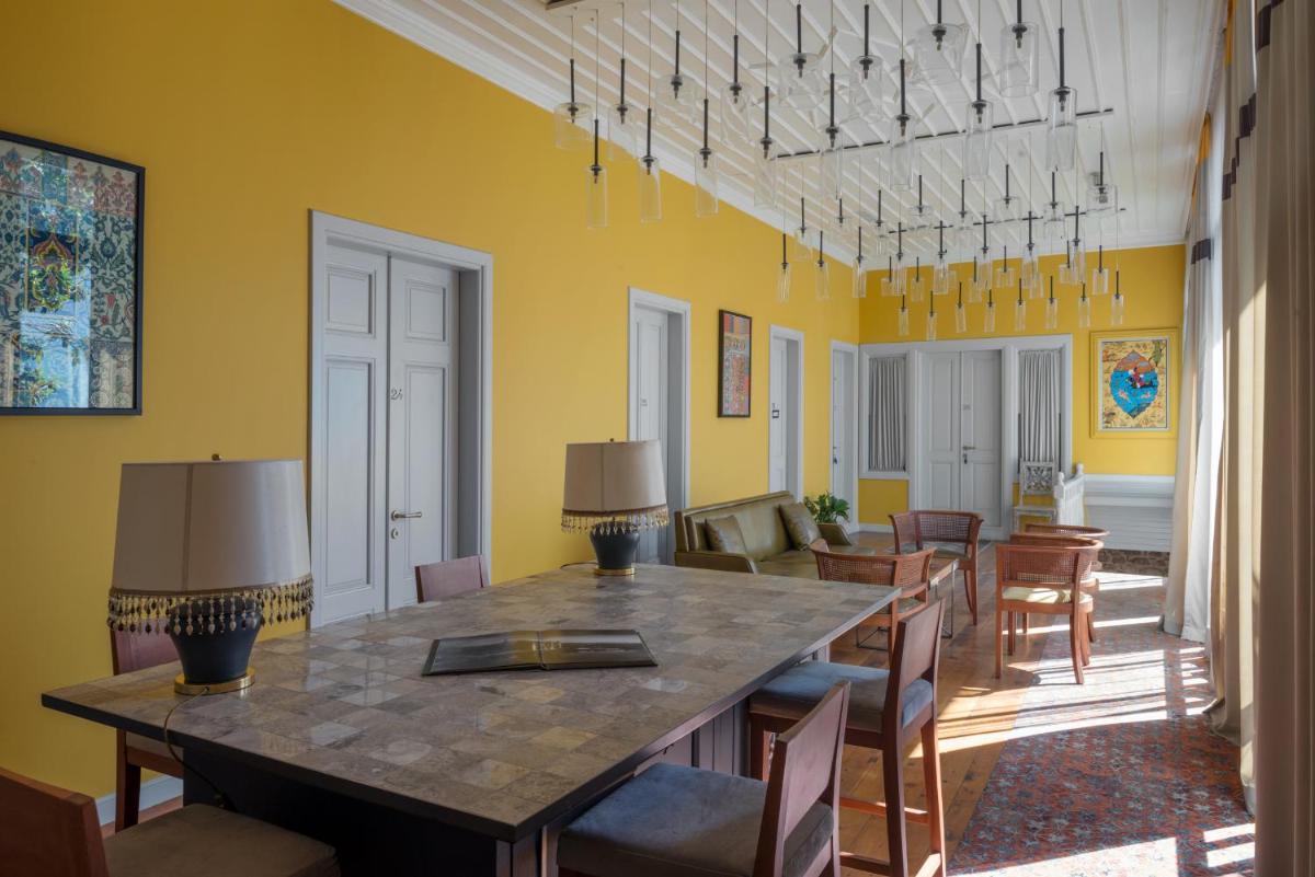 Delight Deluxe Hotel