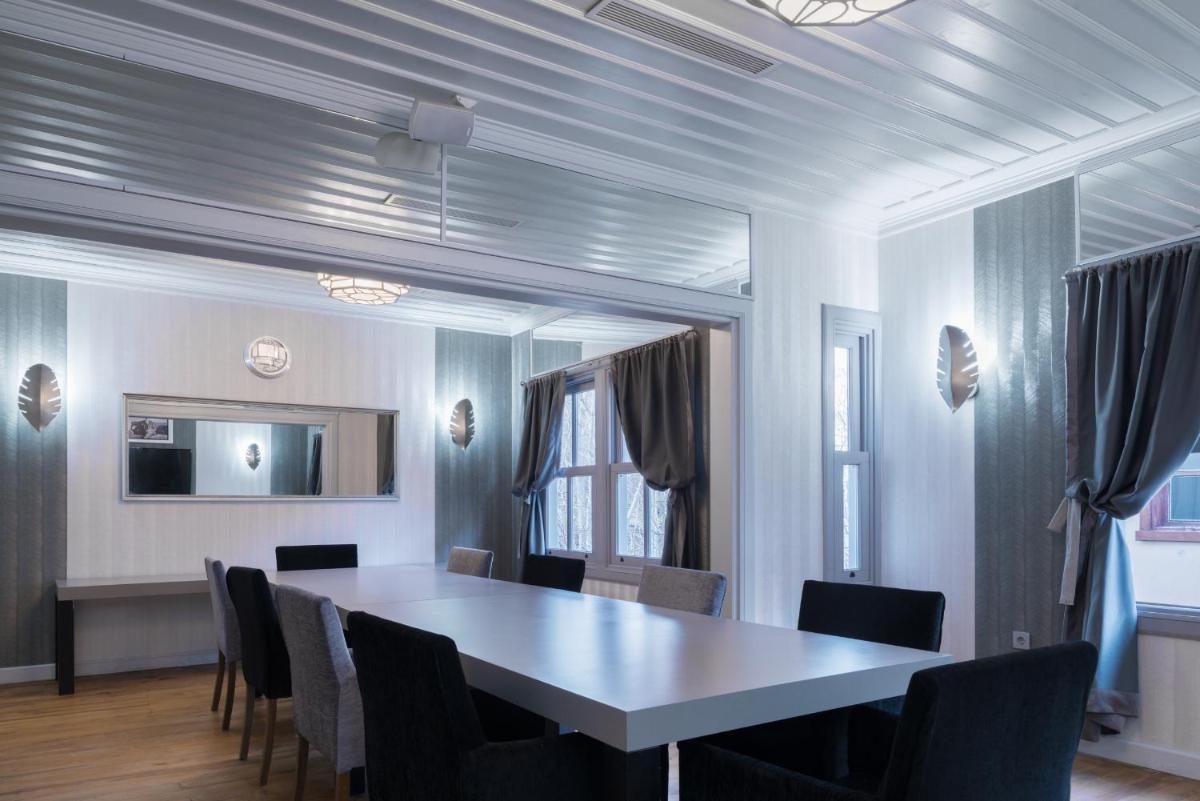 Delight Deluxe Hotel