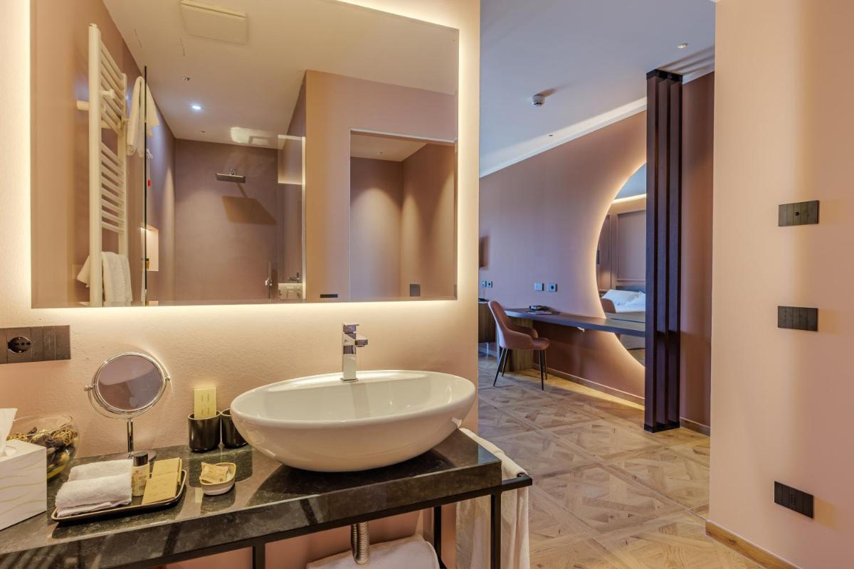 Deville & Spa