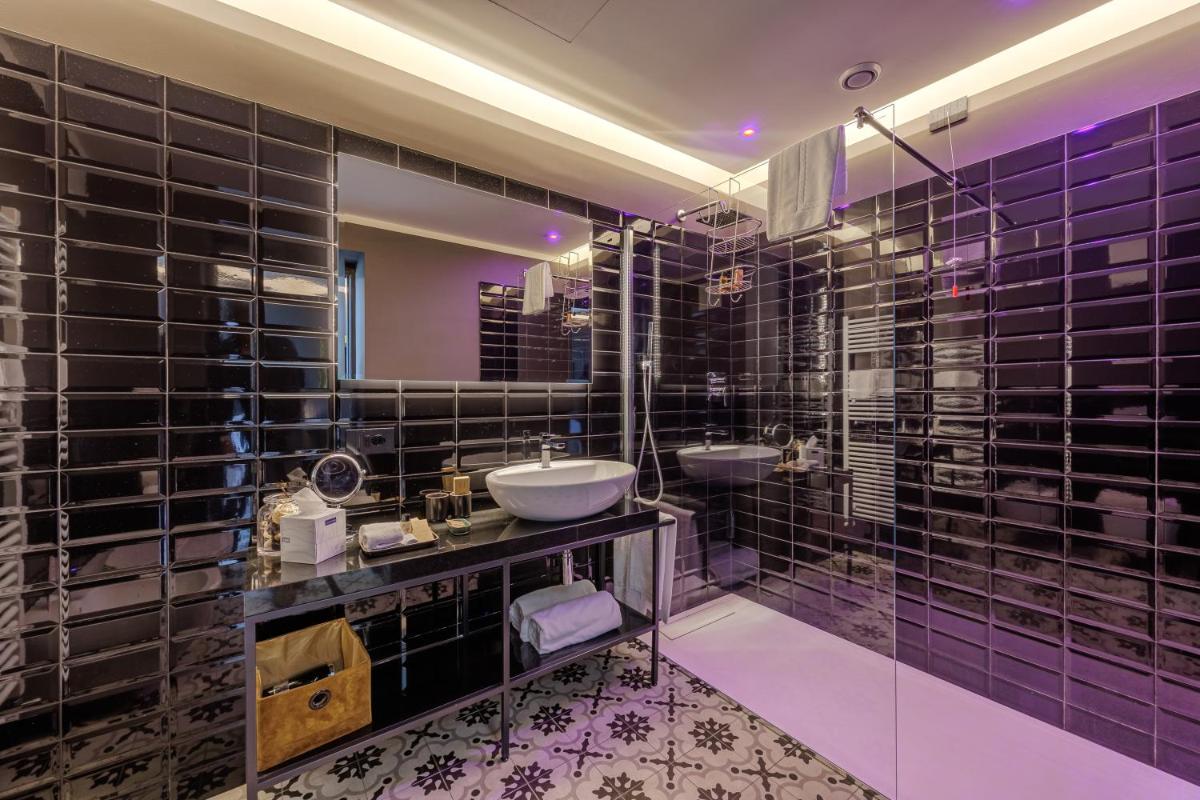 Deville & Spa