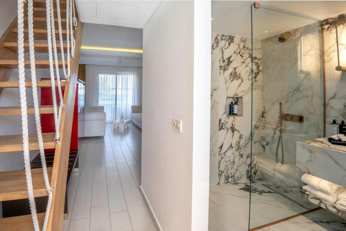 Diamond Deluxe Hotel - Adults Only