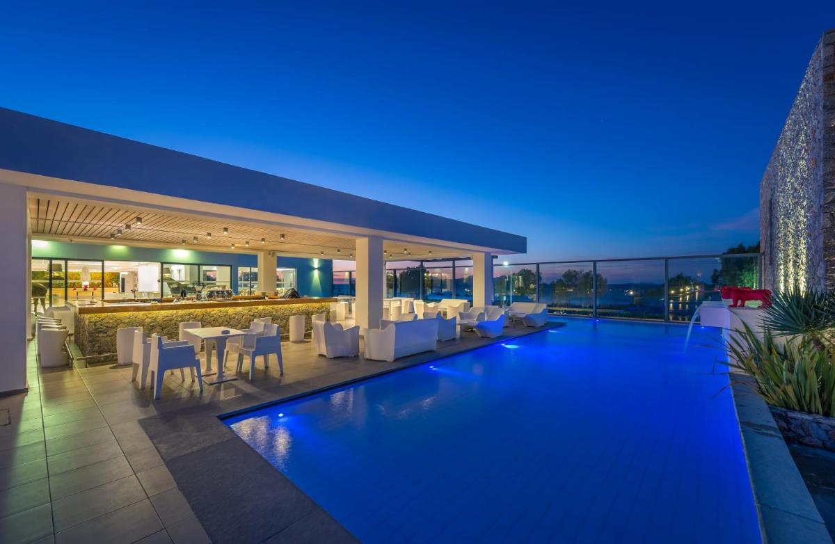 Diamond Deluxe Hotel - Adults Only & Spa