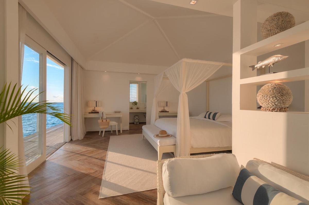 Diamonds Athuruga Maldives Resort & Spa