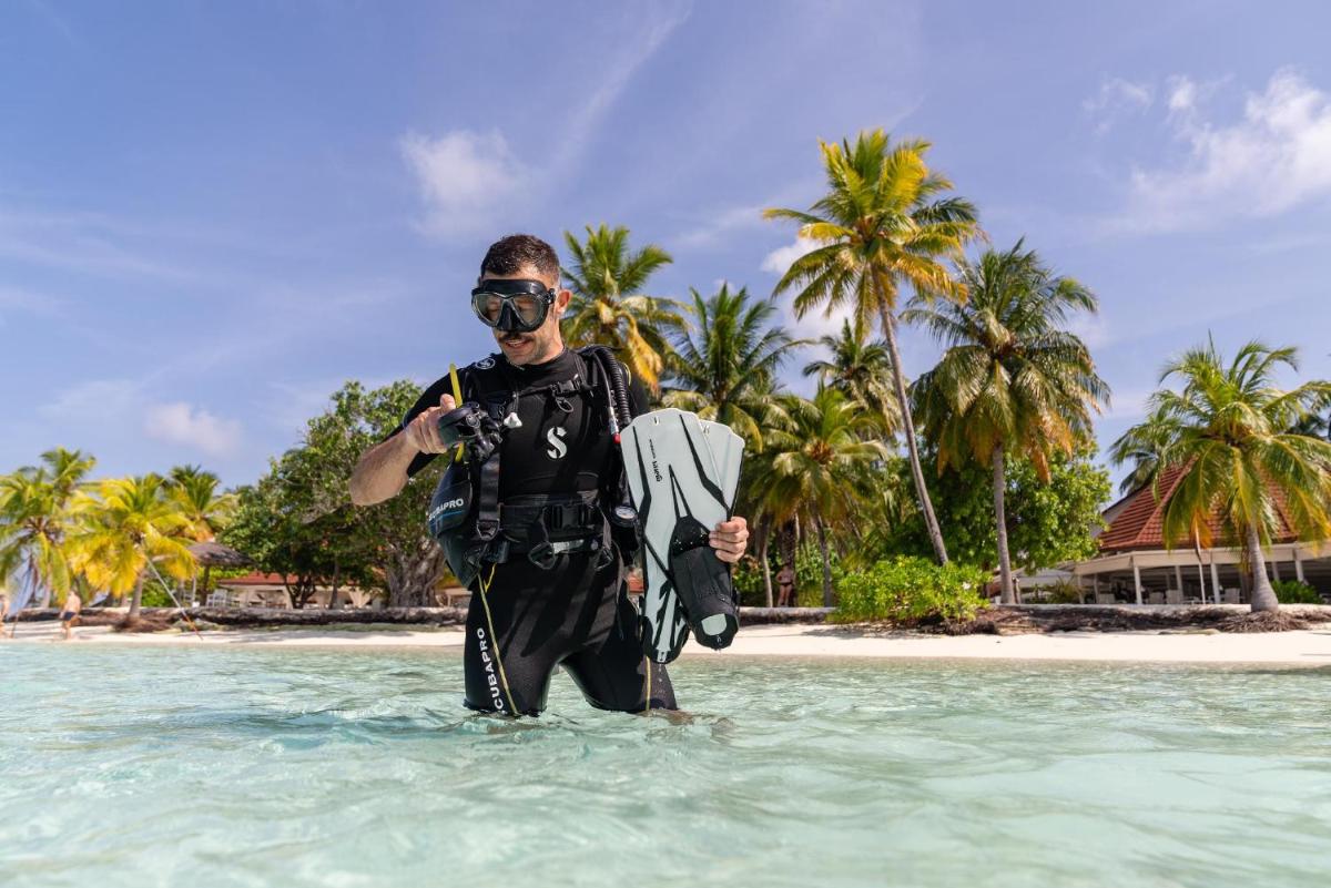 Diamonds Athuruga Maldives Resort & Spa