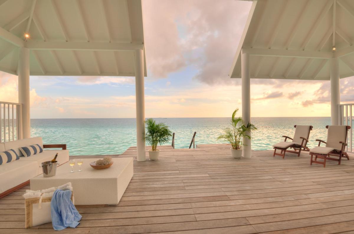 Diamonds Athuruga Maldives Resort & Spa