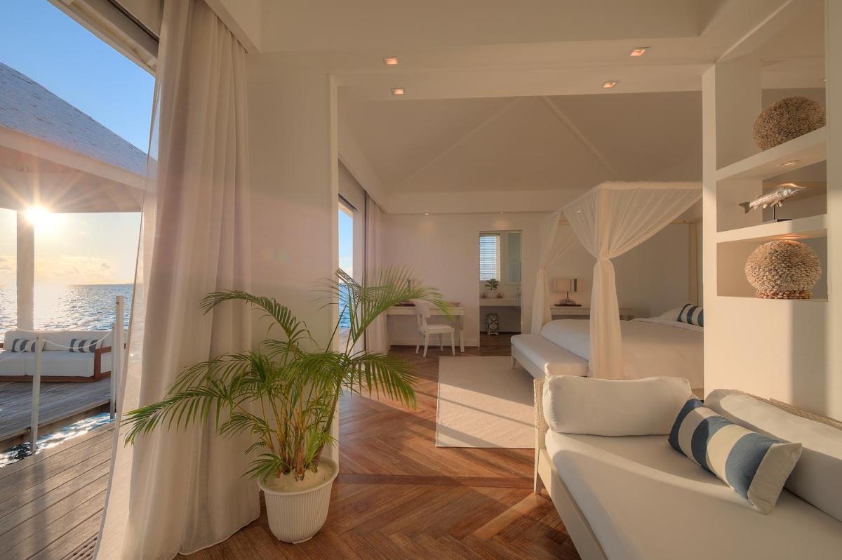 Diamonds Athuruga Maldives Resort & Spa