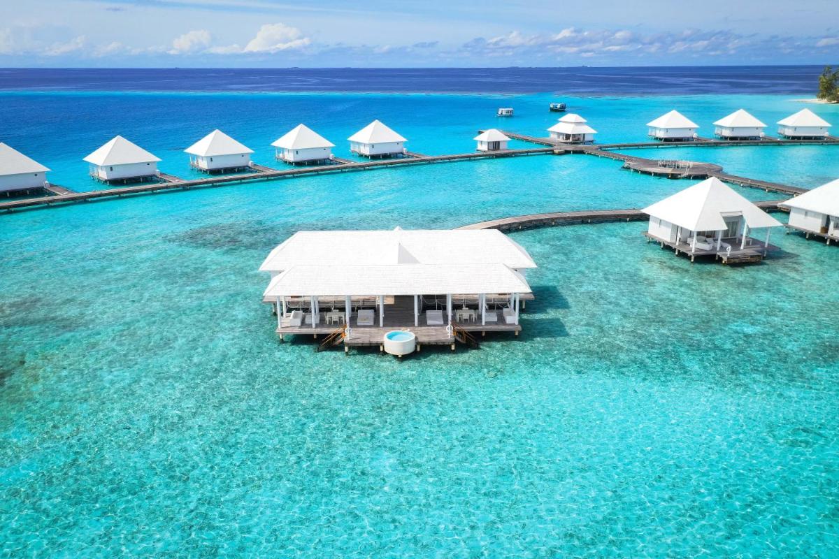 Diamonds Athuruga Maldives Resort & Spa