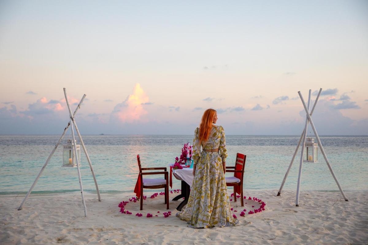 Diamonds Athuruga Maldives Resort & Spa