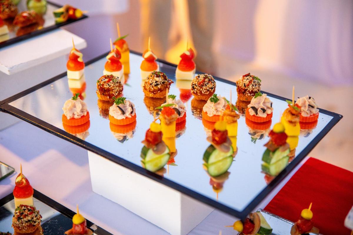 Diamonds Athuruga Maldives Resort & Spa