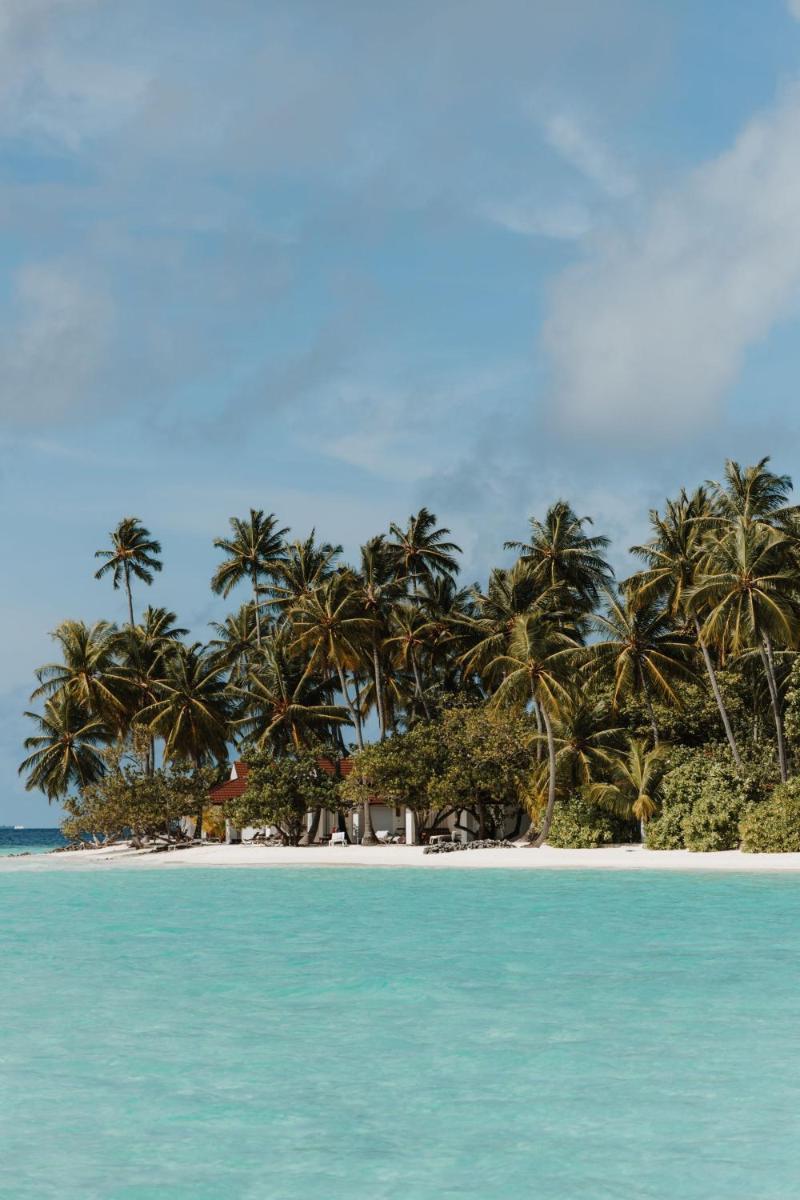 Diamonds Athuruga Maldives Resort & Spa