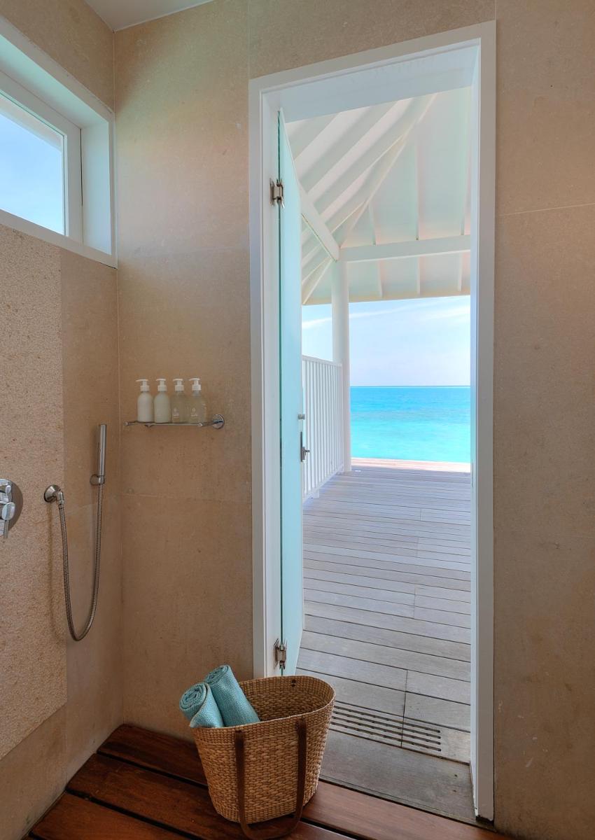 Diamonds Athuruga Maldives Resort & Spa