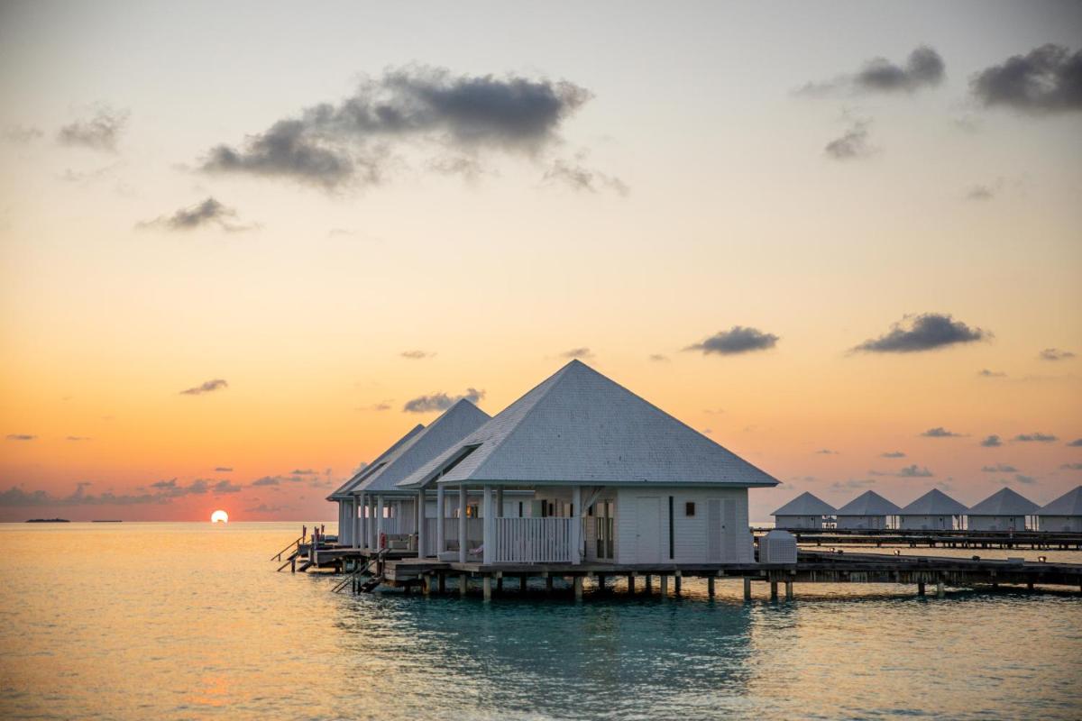 Diamonds Athuruga Maldives Resort & Spa