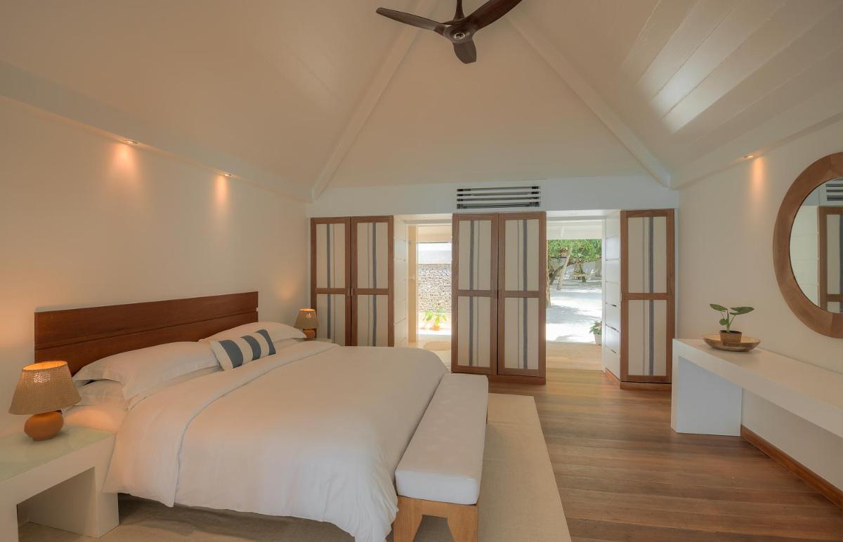 Diamonds Athuruga Maldives Resort & Spa